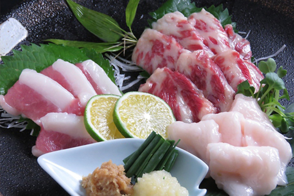 れいざん × 馬刺し盛り合わせ（霜降り・コウネ・フタエゴ）